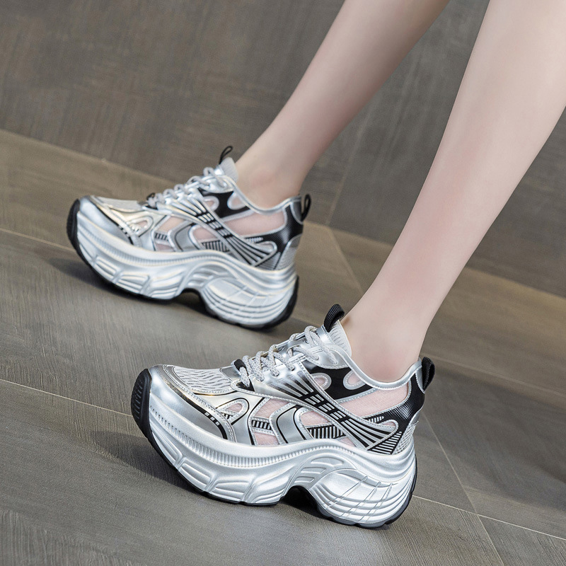 Chunky Sneaker Platform - أحذية رياضية نسائية بمنصة خفية لزيادة