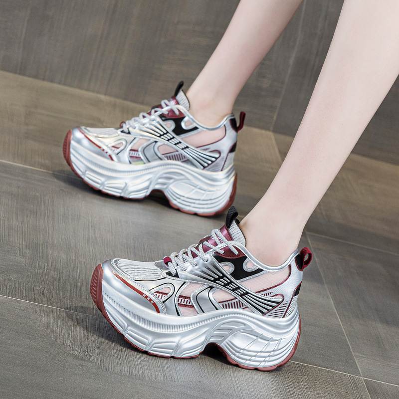 أحذية رياضية نسائية بمنصة خفية - مراجعة Chunky Sneaker Platform وسعره