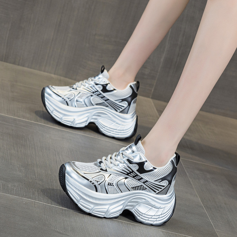 أحذية رياضية نسائية بمنصة خفية - مراجعة Chunky Sneaker Platform وسعره