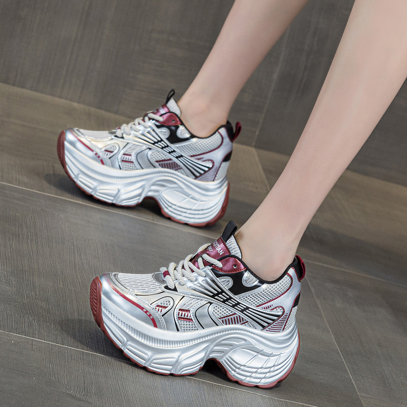 أحذية رياضية نسائية بمنصة خفية - مراجعة Chunky Sneaker Platform وسعره