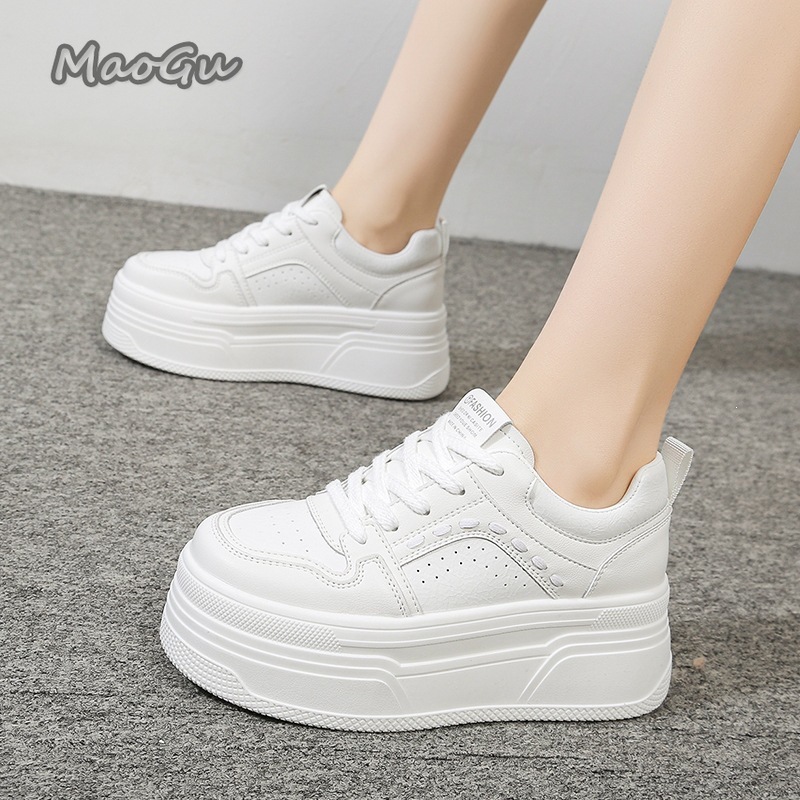 أحذية رياضية بيضاء نسائية لزيا - مراجعة Chunky Sneaker Platform وسعره