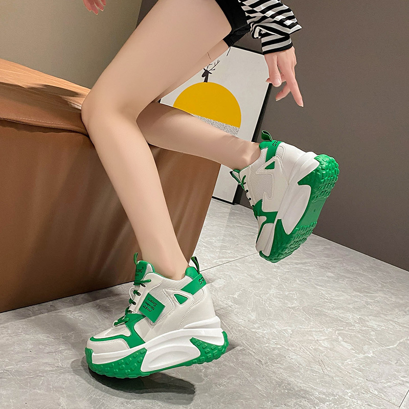 أحذية رياضية نسائية بكعب عالٍ  - مراجعة Chunky Sneaker Platform وسعره