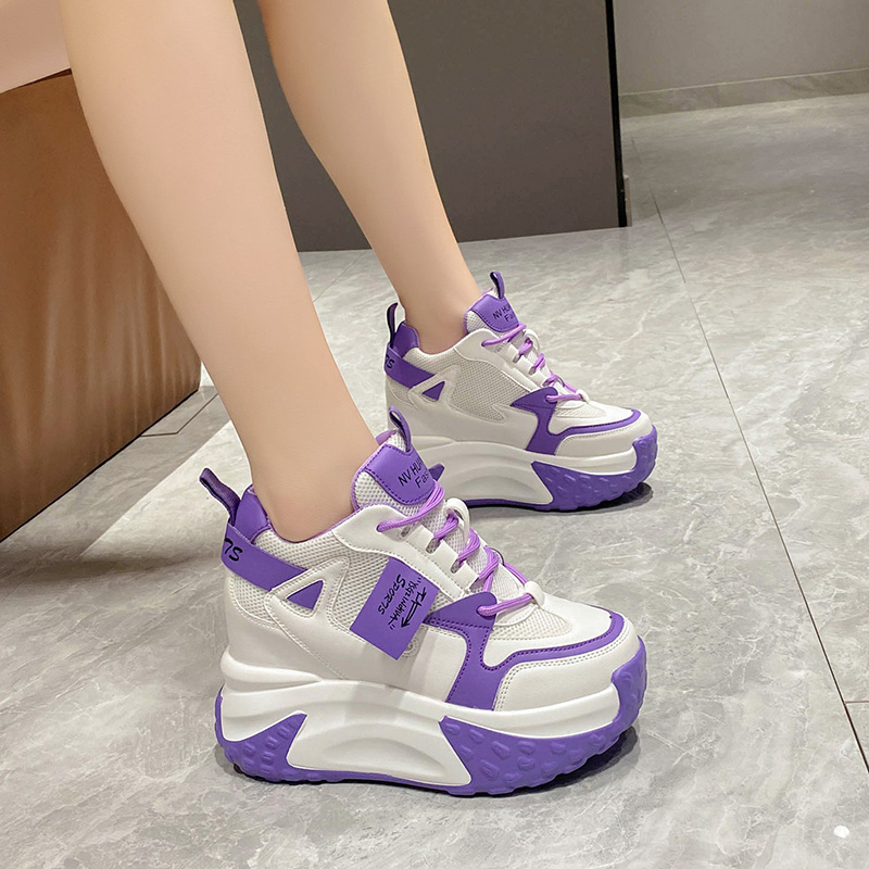 أحذية رياضية نسائية بكعب عالٍ  - مراجعة Chunky Sneaker Platform وسعره