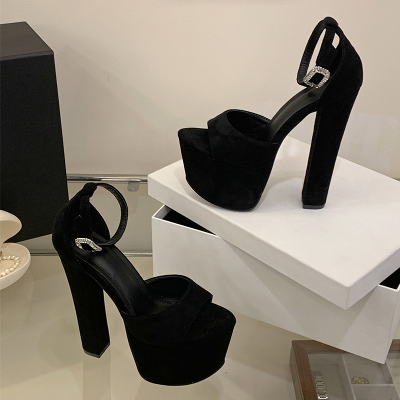أحذية نسائية مثيرة بكعب عالٍ ج - مراجعة Chunky Sneaker Platform وسعره