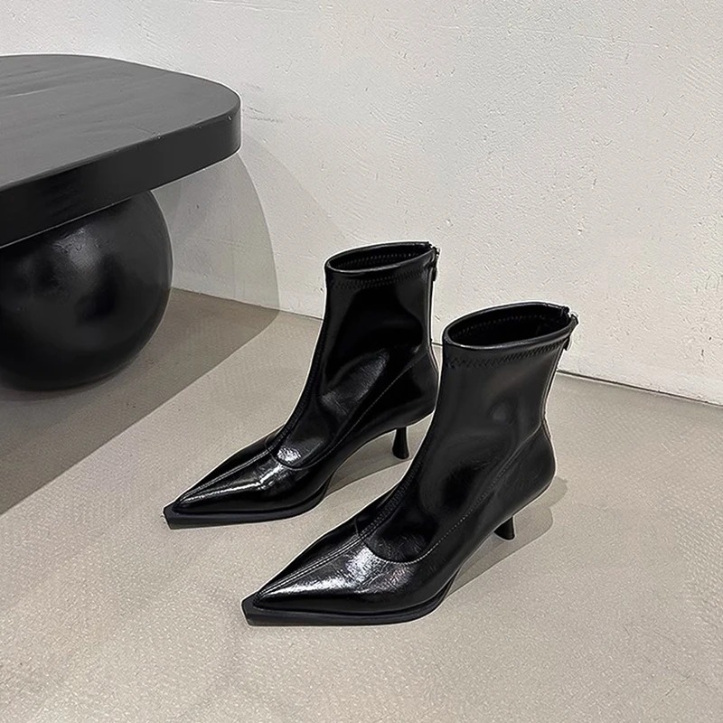 خريف جديد 2025 نمط الشارع أشار - مراجعة Street Fashion Rome 2025 وسعره